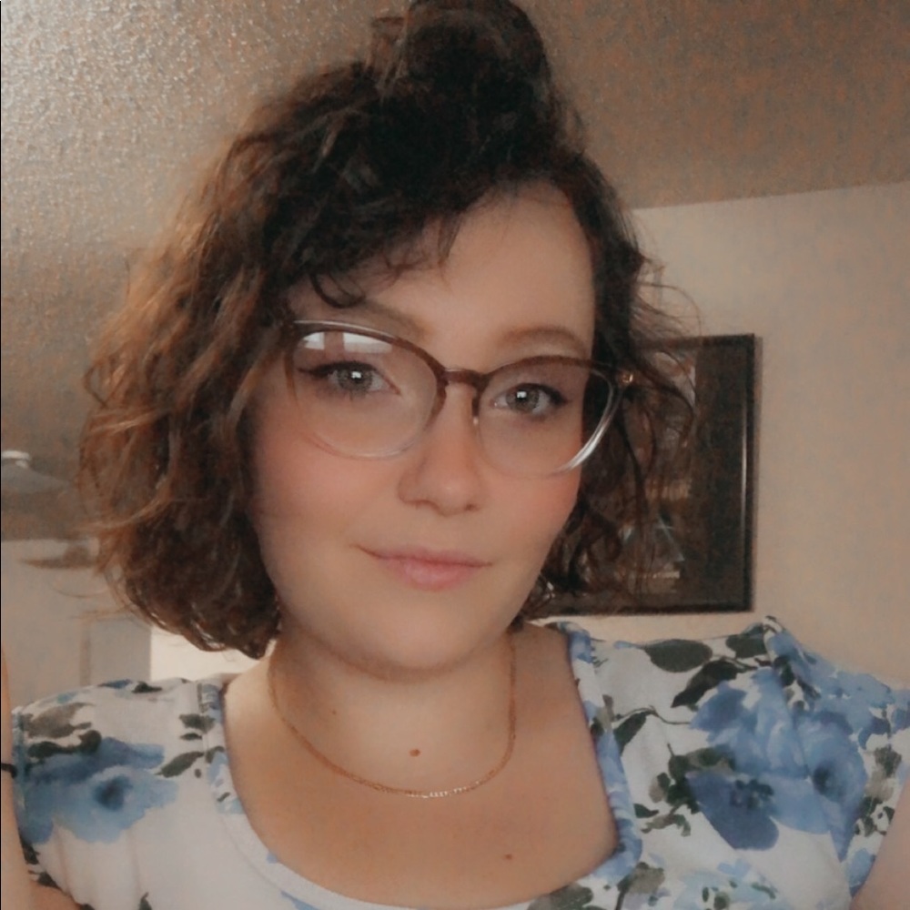 Meet your Posher, Hannah